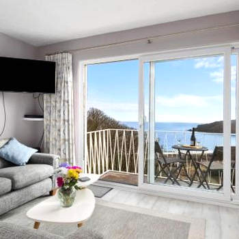 Freshwater Bay - Sea View Apartment