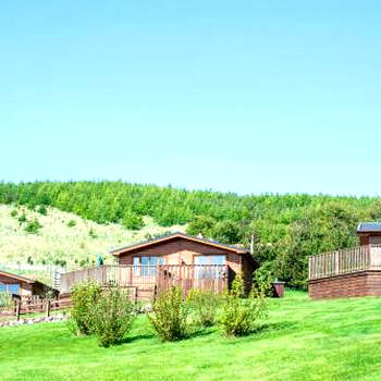 Kingfisher Lodge with Hot Tub