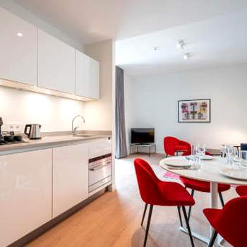 PREMIER SUITES Edinburgh Fountain Court