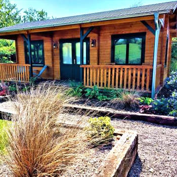 The Malvern Hills, Courtyard Cabins,Tom Cabin