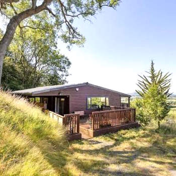 Grove Lodge, Contemporary Cabin in Mendip Hills