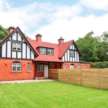 1 Golf Links Cottages