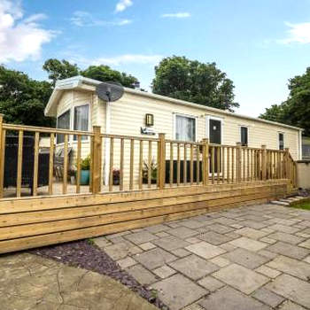 Brilliant Caravan With A Partial Sea View And Decking In Suffolk Ref 32017az