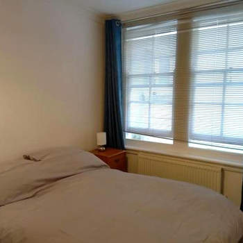 Lovely 1-bedroom flat within minutes from the beach!