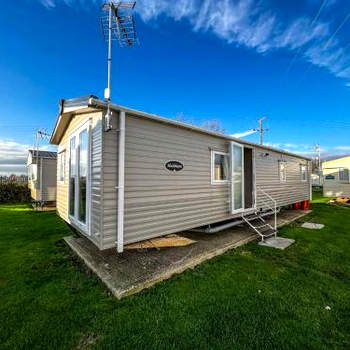 Superb 8 Berth Caravan For Hire At St Osyth Beach In Essex Ref 28055cw