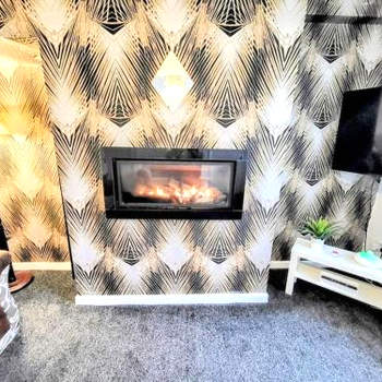 3-Bed House, free parking on-site