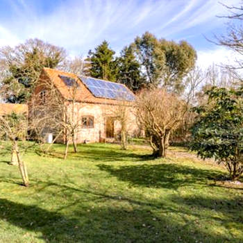 Pass the Keys Flint Lodge Spacious barn conversion
