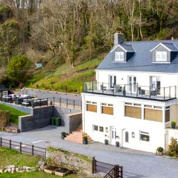 Edith Villas - Luxury seaside home with beautiful sea views-Pendine