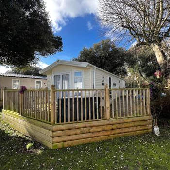 Stunning Caravan With Decking At Azure Seas In Suffolk Ref 32055az