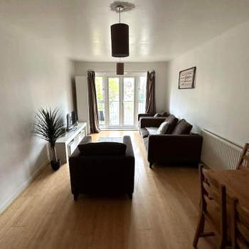 Beautiful 2 Bedroom with Balcony!