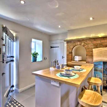 The Snug at Ruston, Cosy Dog Friendly Cottage