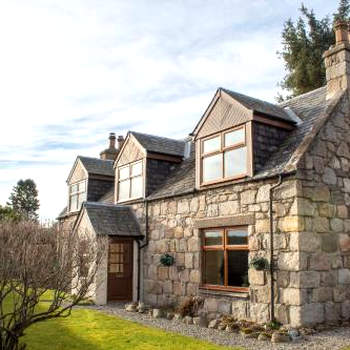 Pilmuir - homely country cottage near Aviemore